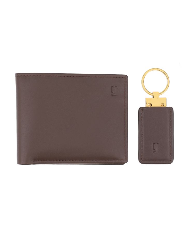 Gift set with wallet and keychain.